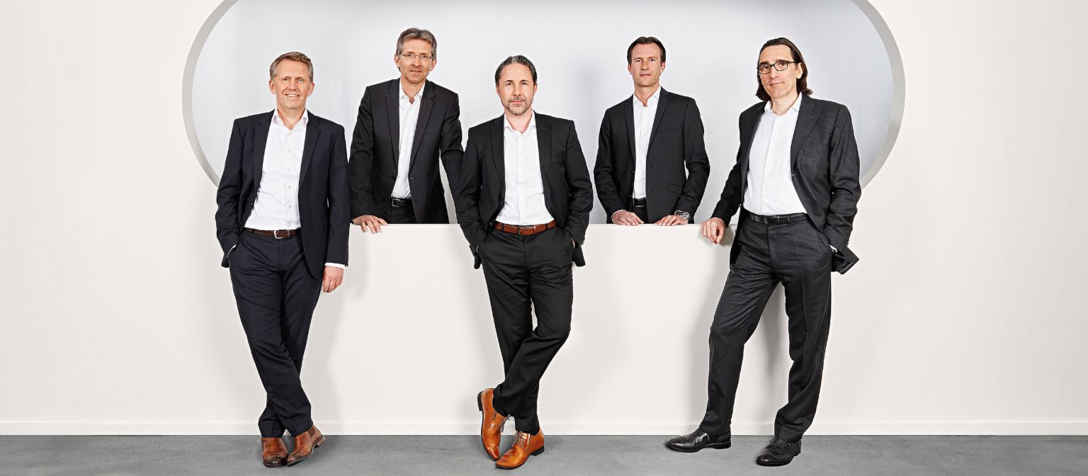 A group photo shows the EOS Board of Directors (from left to right): Andreas Kropp (Germany), Justus Hecking-Veltman (CFO), Marwin Ramcke (CEO), Carsten Tidow (Eastern Europe) and Dr. Andreas Witzig (Western Europe).