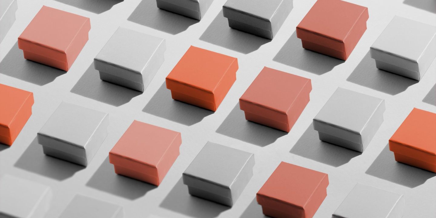 How is blockchain changing the economy? This infographic shows how business blockchains work, which sectors they are influencing the most and how companies can get started. 